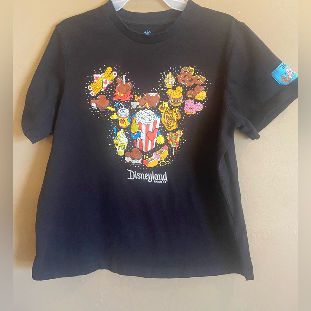 Disney Parks Disneyland snack short sleeve Tshirt black size medium women’s